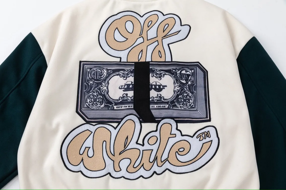 S65#P616, offwhite heavy-duty embroidered baseball jacket. The body is made of woolen fabric. Couple's jacket. Black size: S M L XL